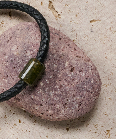 Pulsera en Piel Tejida y Cilindro de Jade - Unelefante
