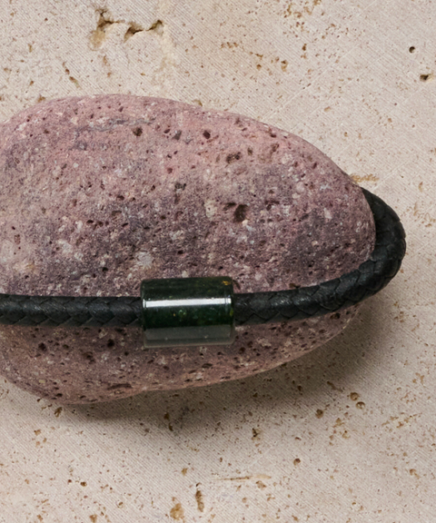 Pulsera en Piel Tejida y Cilindro de Jade - Unelefante