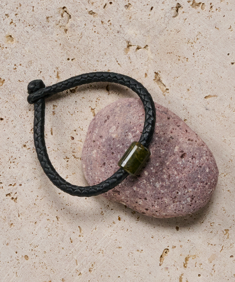 Pulsera en Piel Tejida y Cilindro de Jade - Unelefante