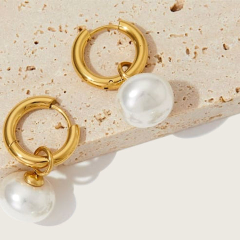 Arracadas Clásicas con Perla Natural, Acero Inoxidable y Chapa Oro 18K *New