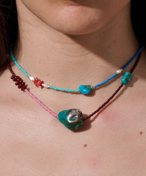 Collar Turquesa Amuleto con Cuarzo Rosa y Chaquira - Hija Única