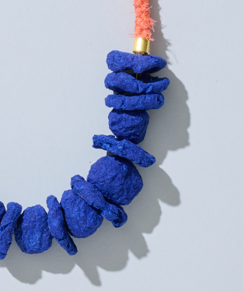 Collar Barragán Azul en Papel Maché y Seda - Hija Única