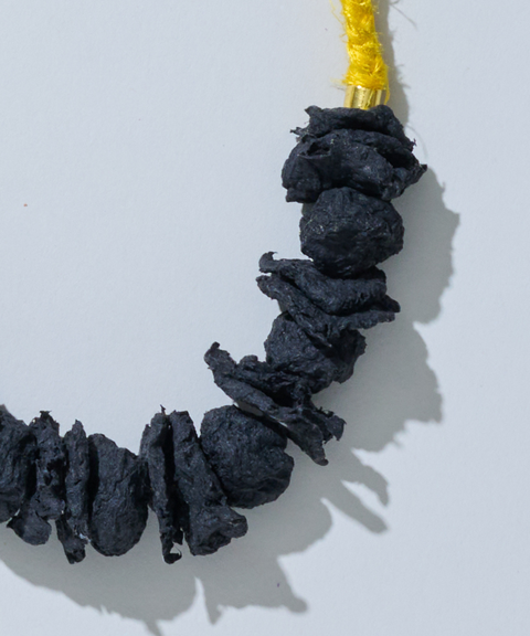 Collar Barragán Negro en Papel Maché y Seda - Hija Única
