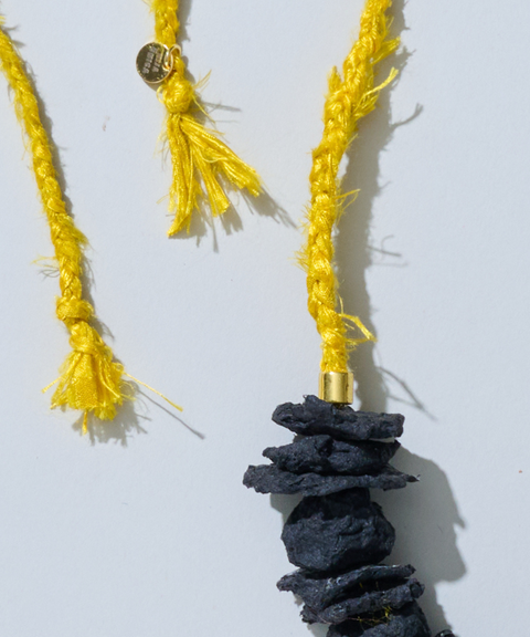Collar Barragán Negro en Papel Maché y Seda - Hija Única