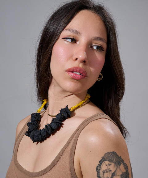 Collar Barragán Negro en Papel Maché y Seda - Hija Única