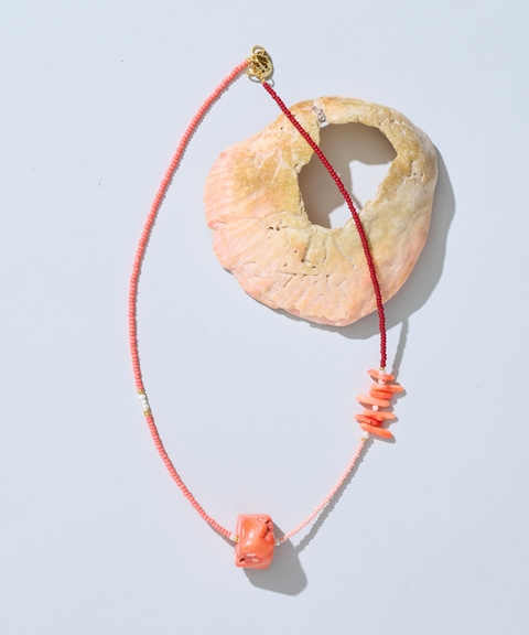 Collar Gran Coral con Chaquira y Perlas de Agua Dulce - Hija Única