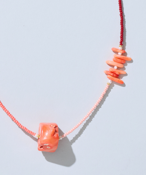 Collar Gran Coral con Chaquira y Perlas de Agua Dulce - Hija Única