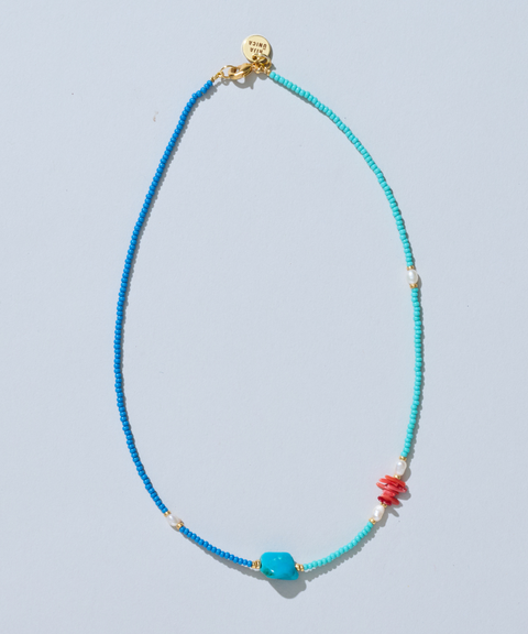 Collar Petit Coral y Turquesa con Chaquira y Perlas de Agua Dulce - Hija Única