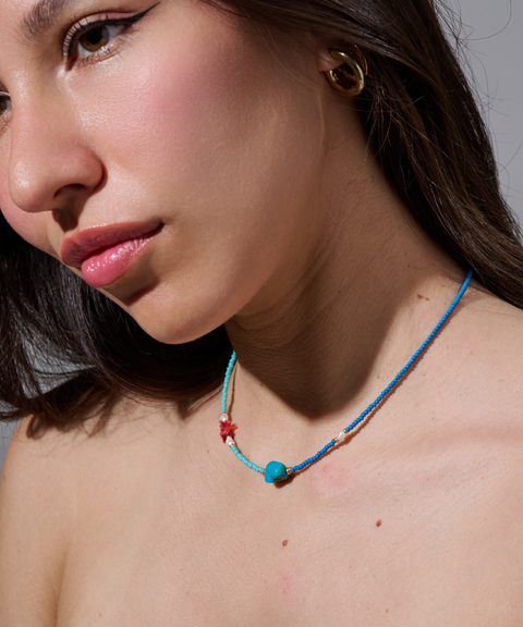 Collar Petit Coral y Turquesa con Chaquira y Perlas de Agua Dulce - Hija Única