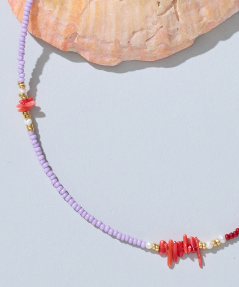 Collar Petit Coral con Chaquira y Perlas de Agua Dulce - Hija Única