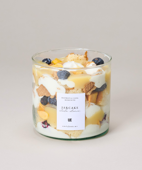 Copa LALA LEMON con Bizcocho de Vainilla, Moras y Mango, Lemon Curd y Galleta de Canela