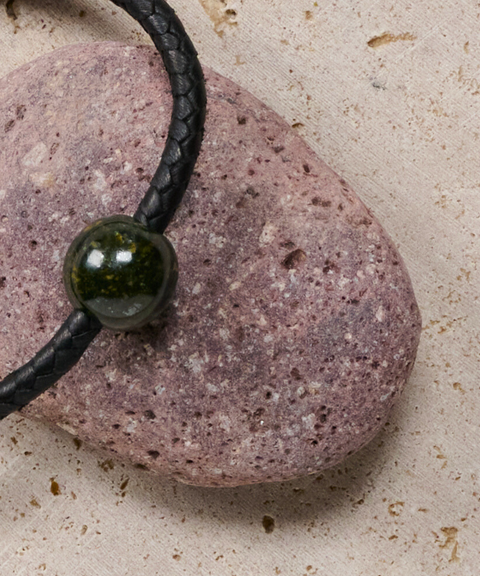 Pulsera en Piel Tejida y Esfera de Jade - Unelefante