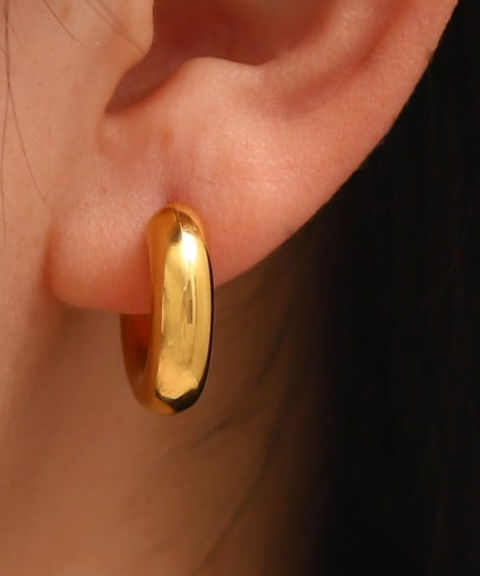 Arracadas Uma en Acero Inoxidable y Oro 18 K