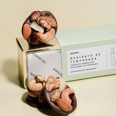 Mediants (Lunas de Chocolate) 70% Cacao con Inclusiones de Nueces y Frutos Secos